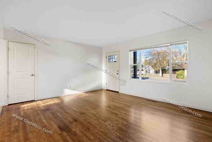 7010 N Columbia Way - Photo 3 of 18