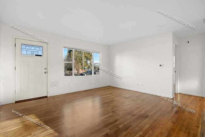 7010 N Columbia Way - Photo 5 of 18