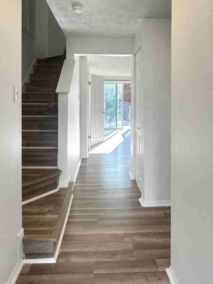 563 Melissa Ct - Photo 3 of 11