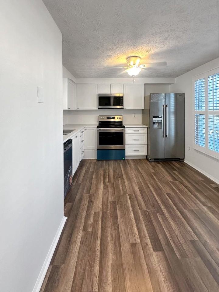 563 Melissa Ct - Photo 6 of 11