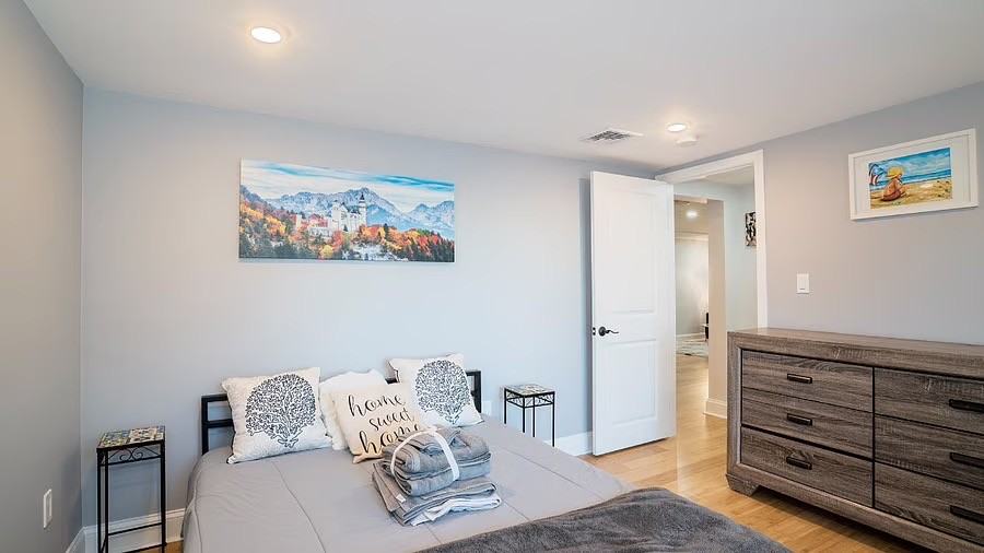 188 Endicott Ave - Photo 5 of 20