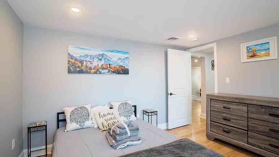 188 Endicott Ave - Photo 6 of 20