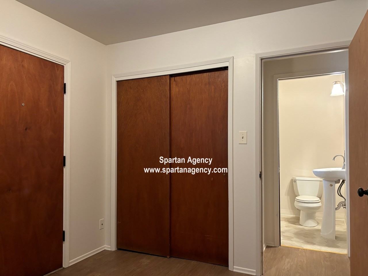 824 Kincaid Ave #6 - Photo 3 of 8