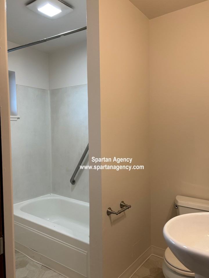 824 Kincaid Ave #6 - Photo 4 of 8