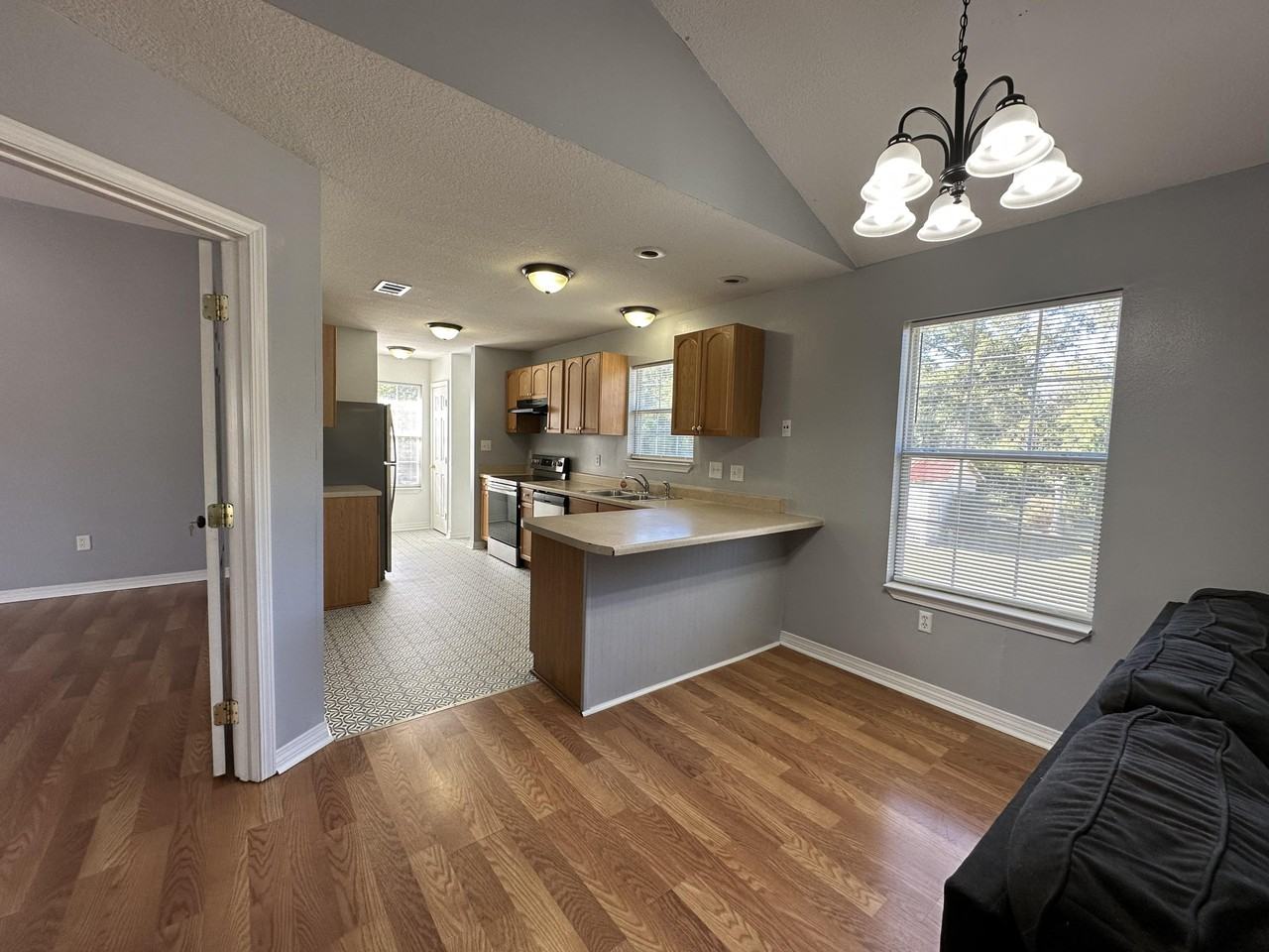 637 23rd St #2 - Photo 5 of 19