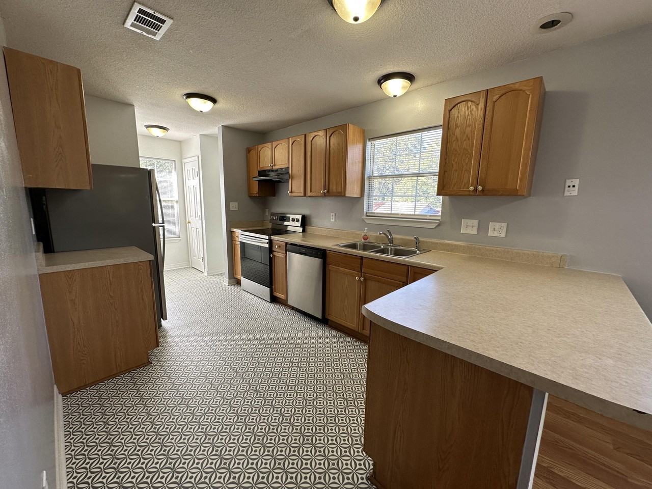 637 23rd St #2 - Photo 6 of 19