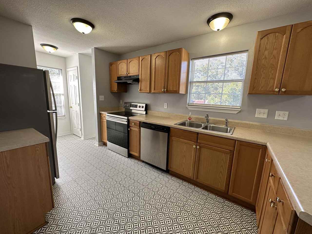 637 23rd St #2 - Photo 7 of 19