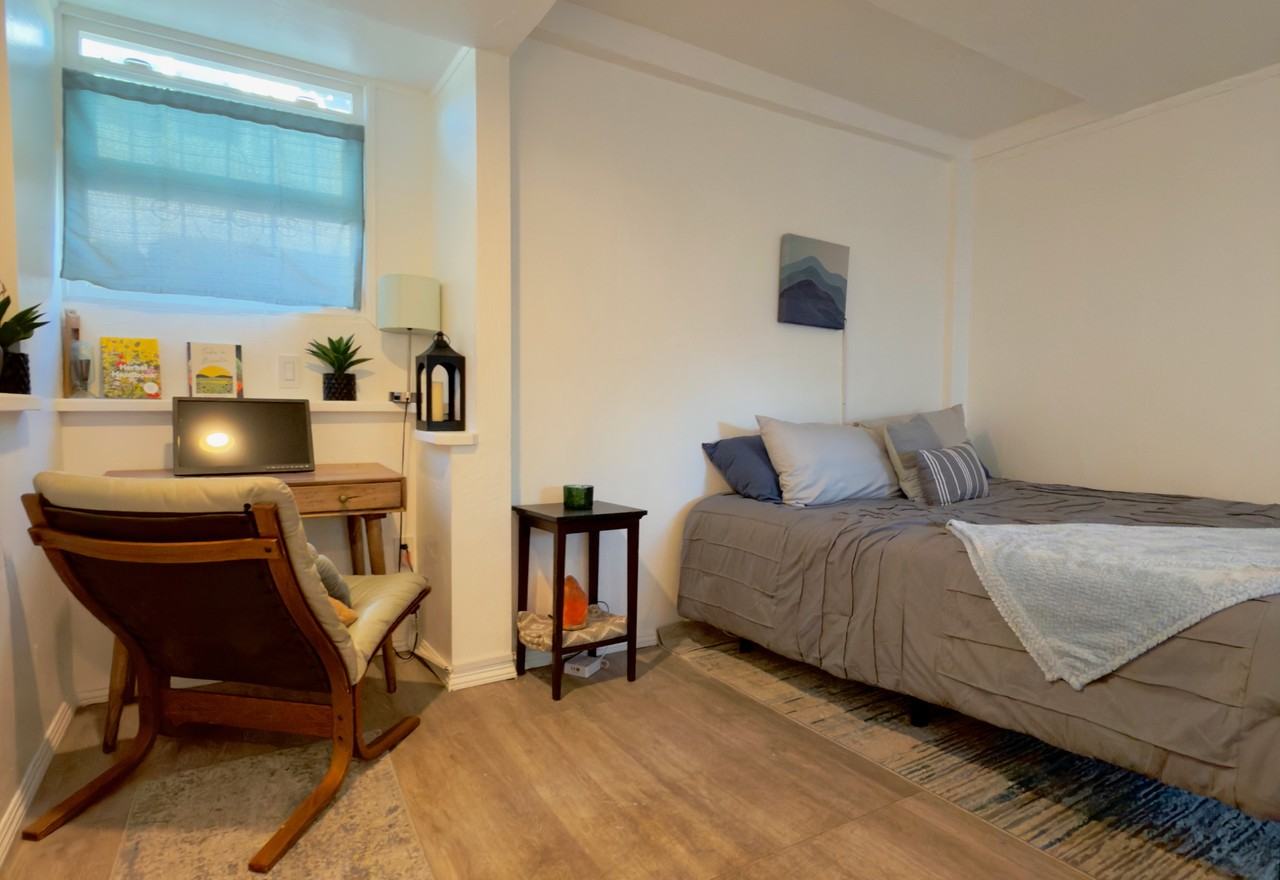 733 Beryl St #1-2 - Photo 7 of 18