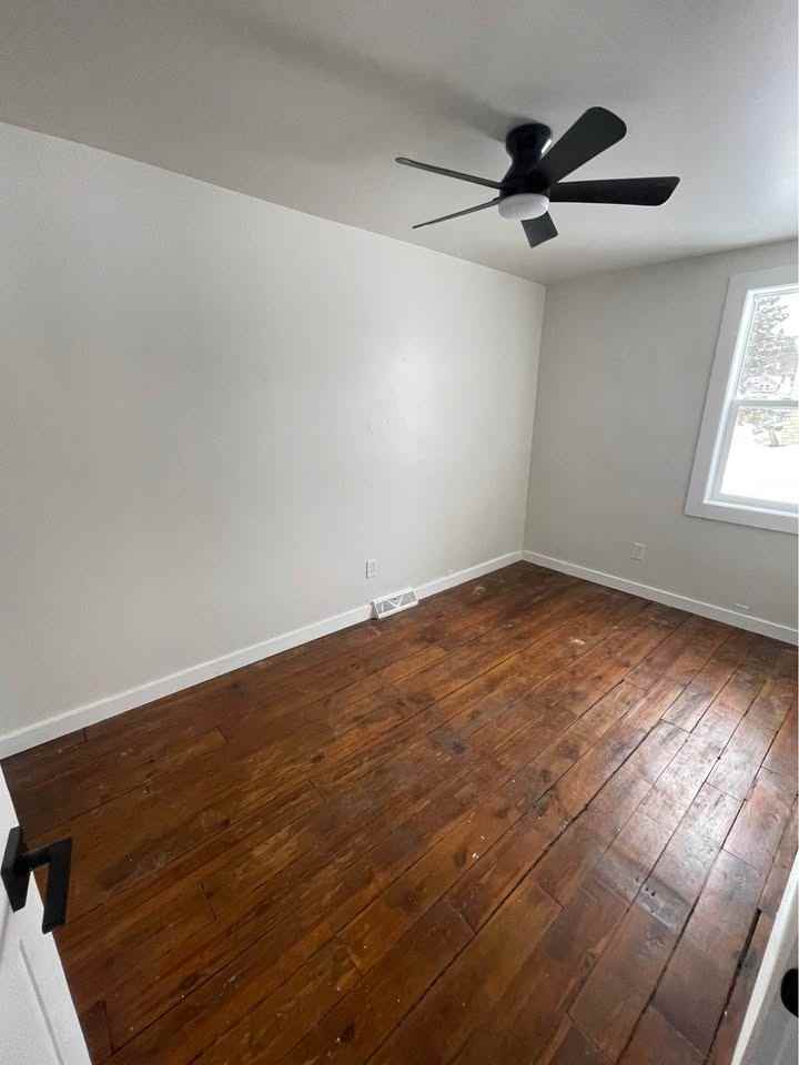 401 W Hughitt St - Photo 2 of 12