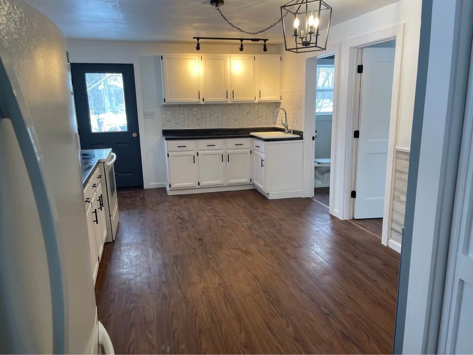 401 W Hughitt St - Photo 6 of 12