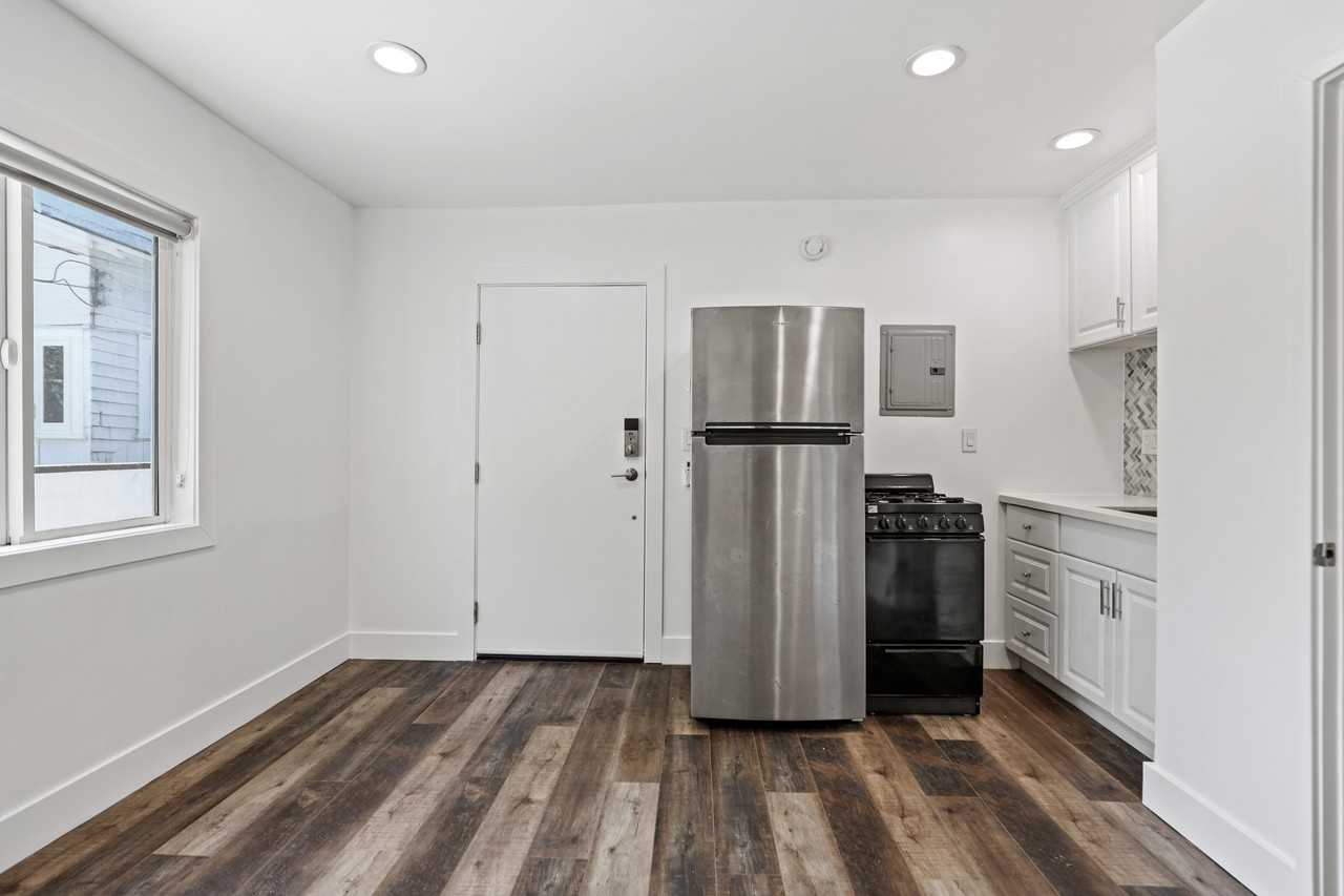 2730 Raymond Ave #4 - Photo 3 of 18