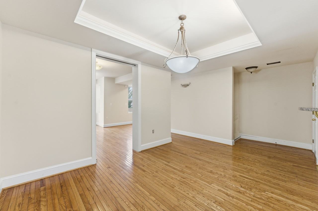 1362 Irving St Nw #B - Photo 5 of 39