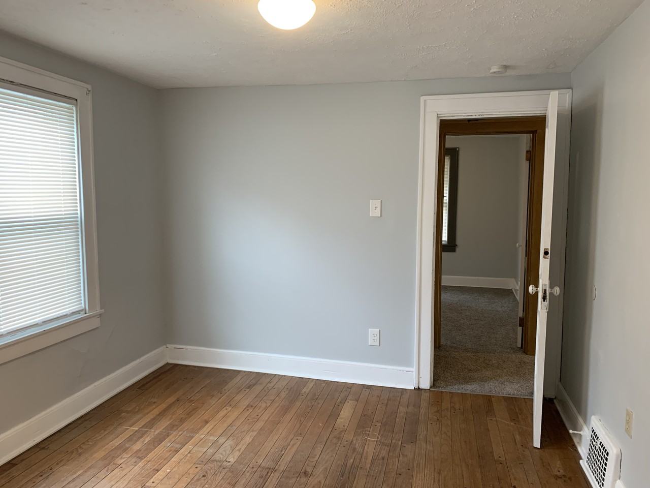 720 Roselawn Ave #NA - Photo 3 of 15