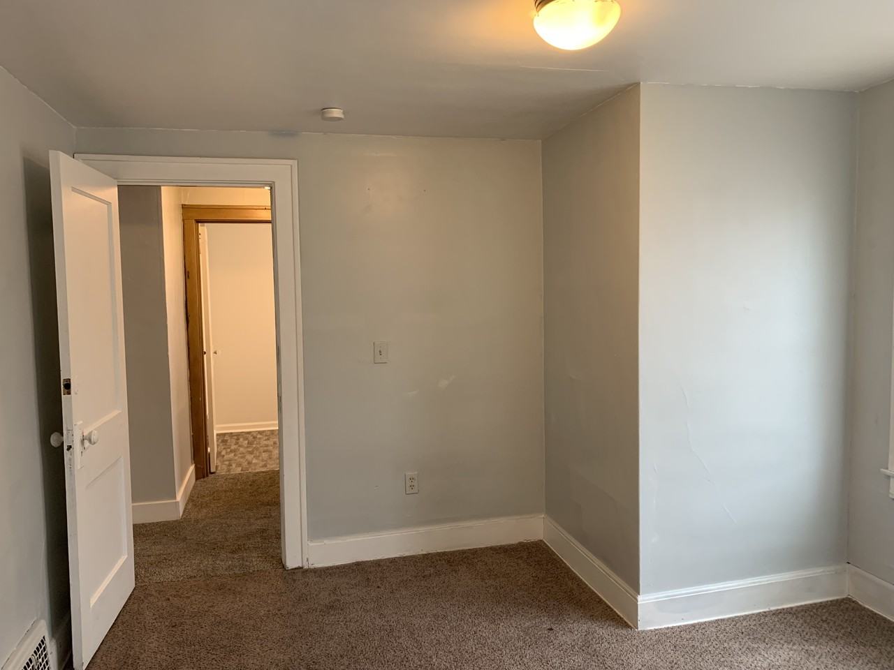 720 Roselawn Ave #NA - Photo 4 of 15