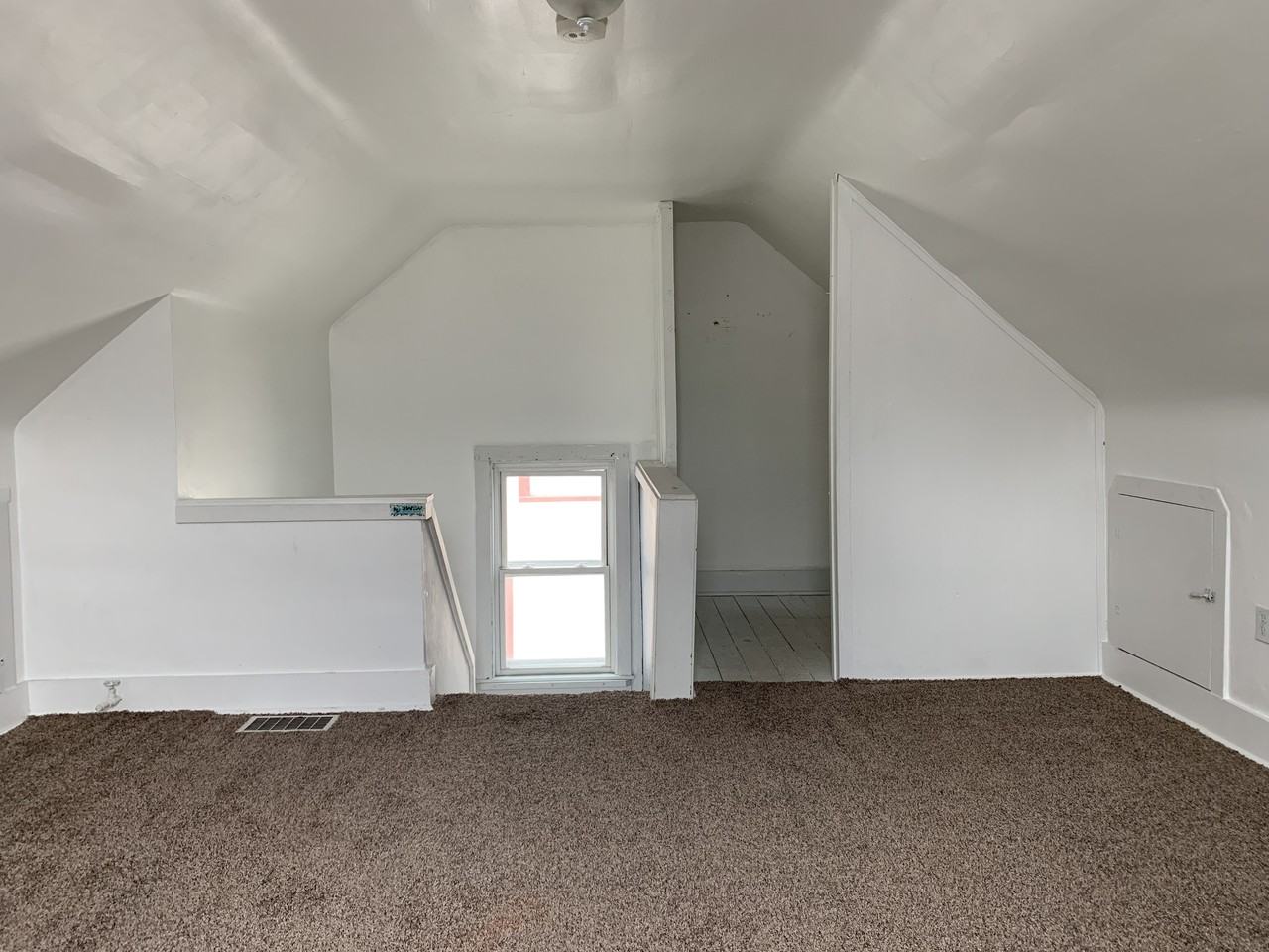 720 Roselawn Ave #NA - Photo 6 of 15