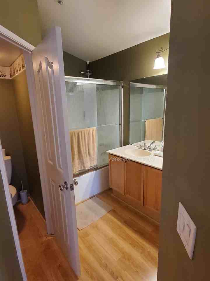 1305 Jamaica Ln - Photo 7 of 16