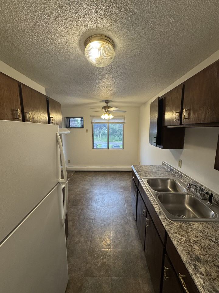 1885 Wilson Ave - Photo 2 of 4