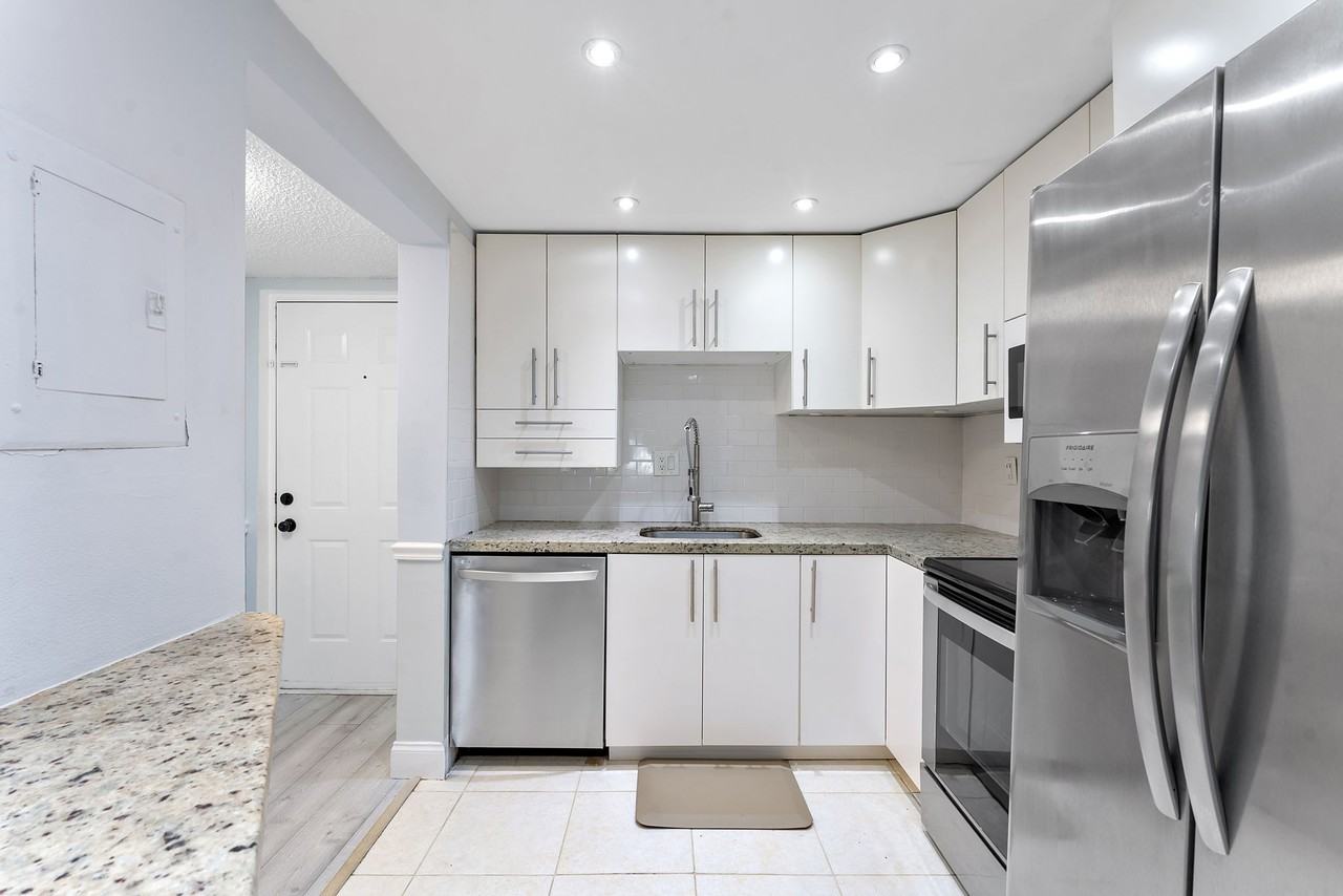 9370 Sw 8th St #116 - Photo 6 of 11