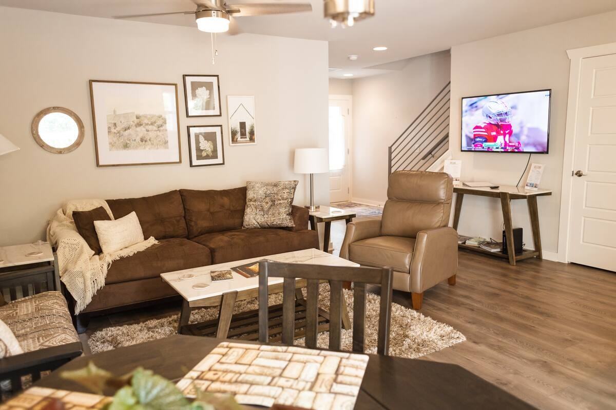 7 Alyce Ln #7 - Photo 4 of 15