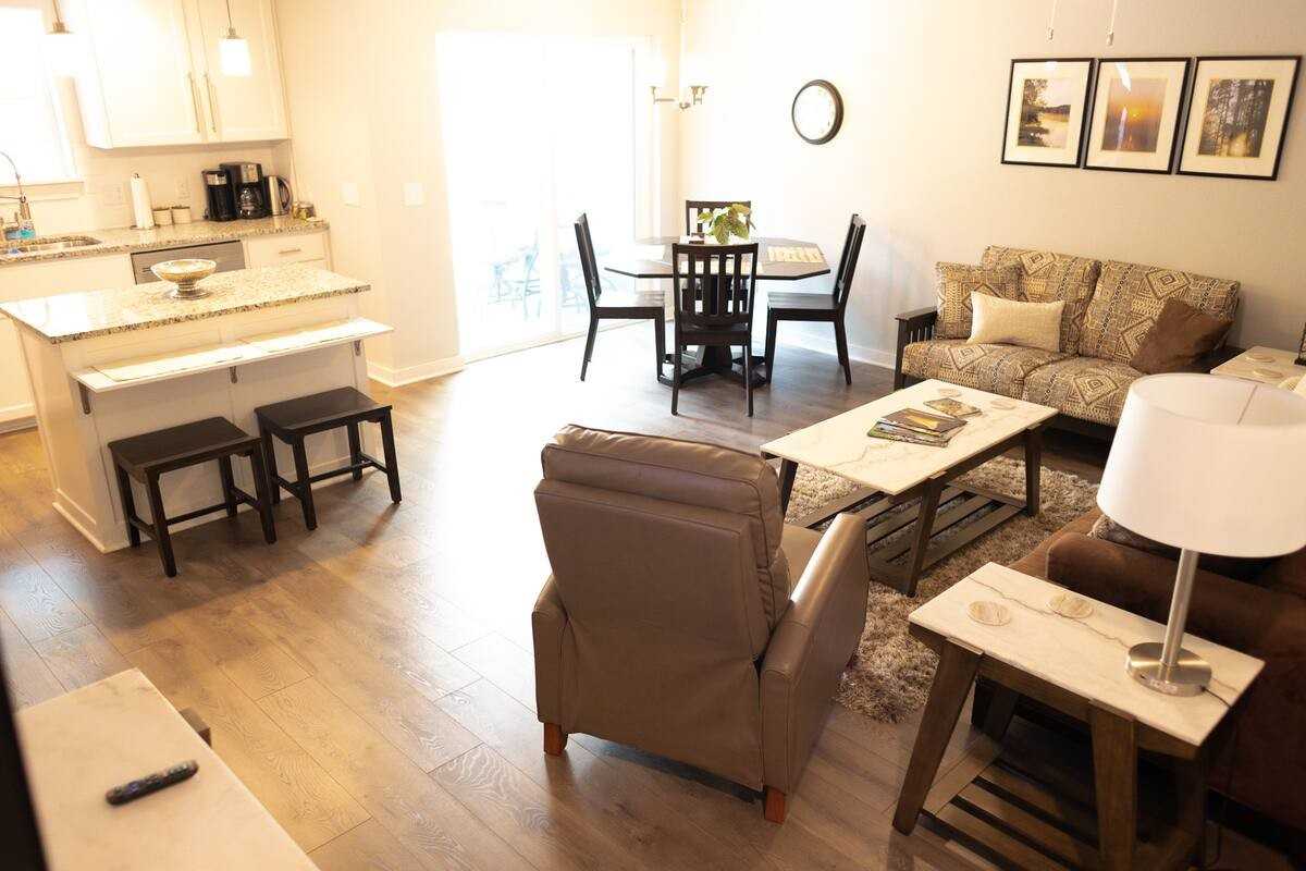 7 Alyce Ln #7 - Photo 5 of 15