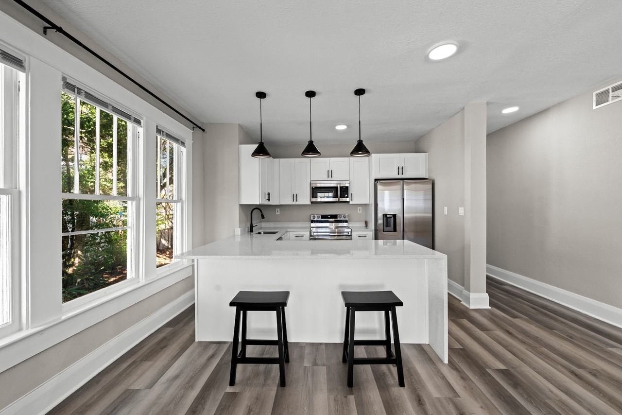 1010 E Lake Ave - Photo 3 of 20