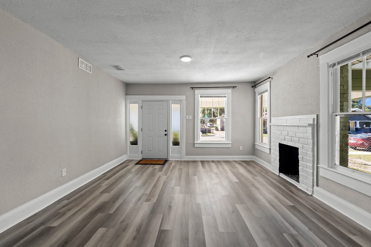 1010 E Lake Ave - Photo 4 of 20