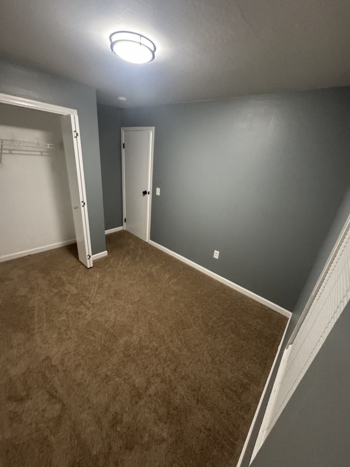 11 Commercial St #2 - Photo 4 of 8