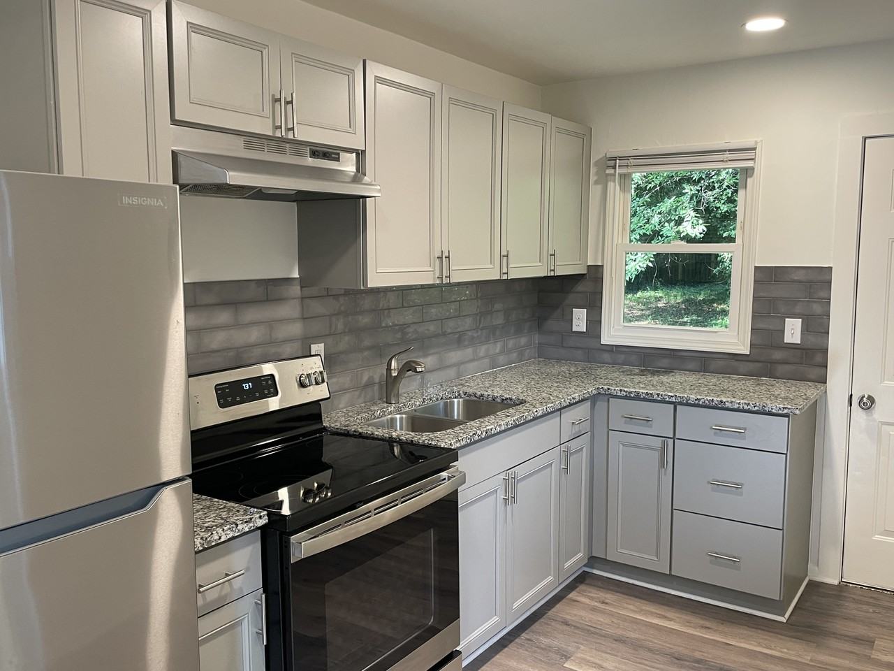 1826 Taylor Ave #NA - Photo 3 of 15