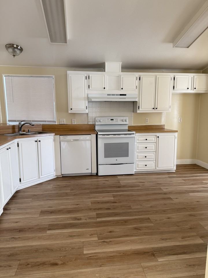 24425 Woolsey Canyon Rd #188 - Photo 2 of 9