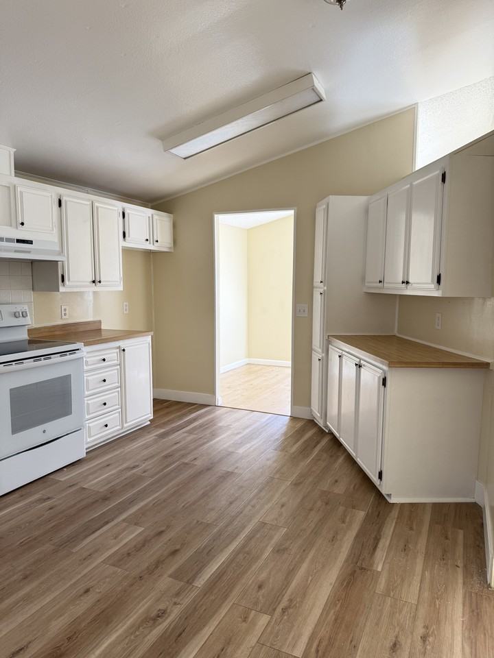 24425 Woolsey Canyon Rd #188 - Photo 3 of 9