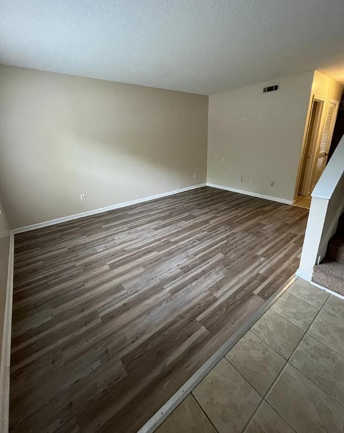 111 Timber Ln - Photo 4 of 20