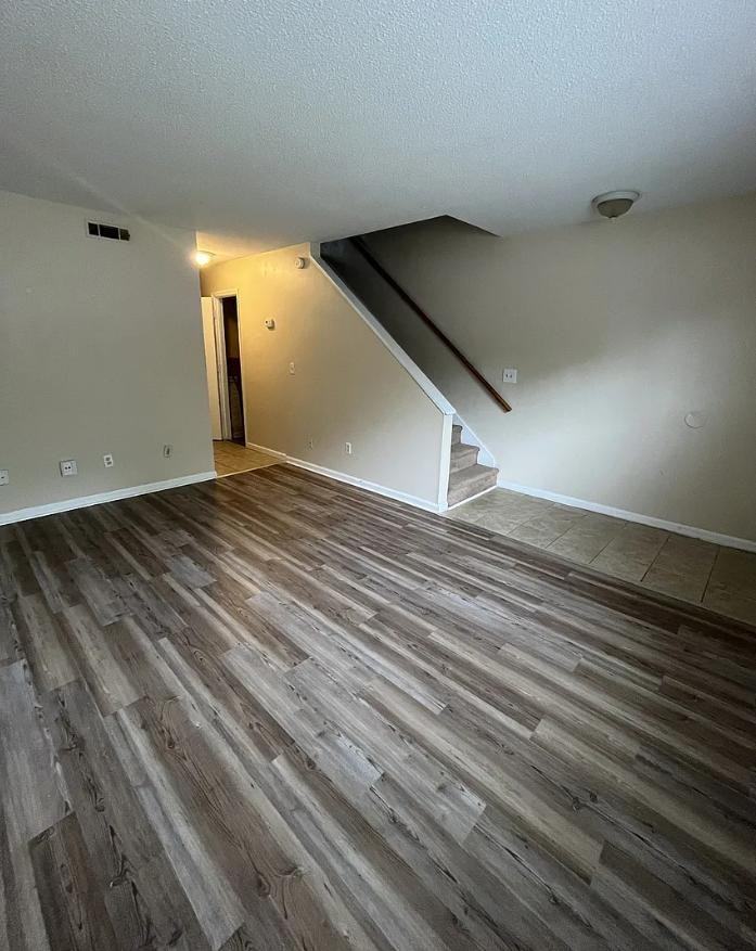 111 Timber Ln - Photo 5 of 20