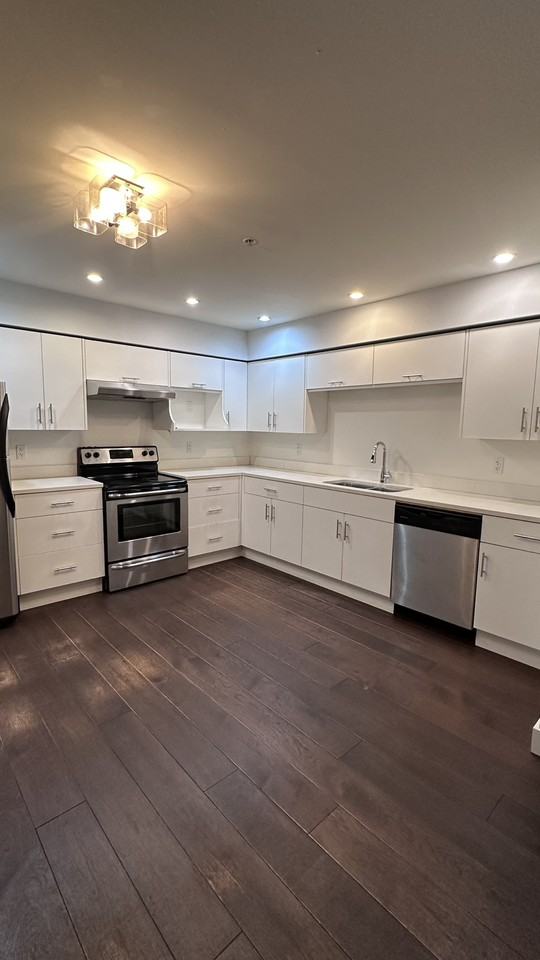 1101 Prospect Ave - Photo 2 of 9