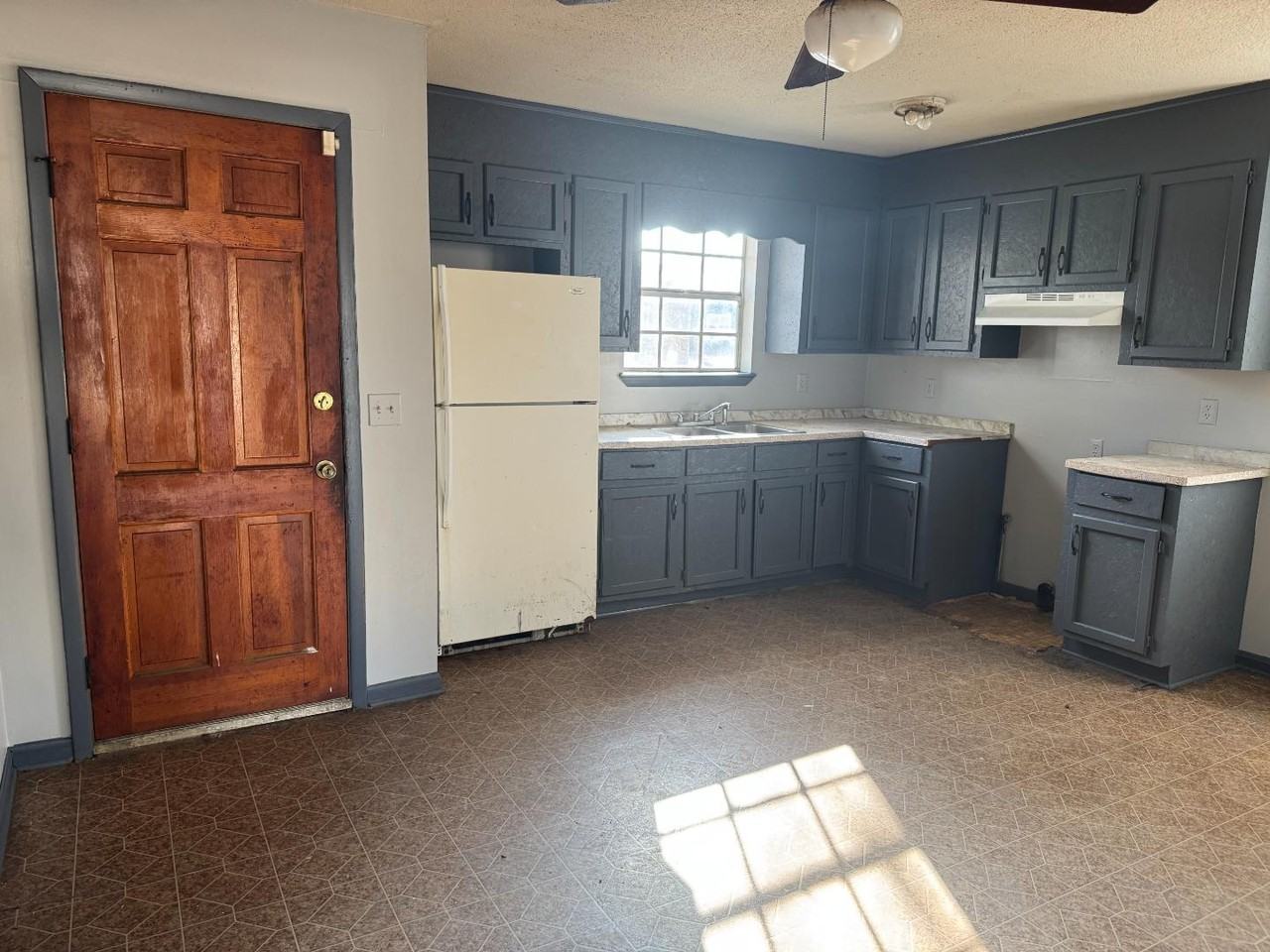 2613 12th Ave N - Photo 2 of 9