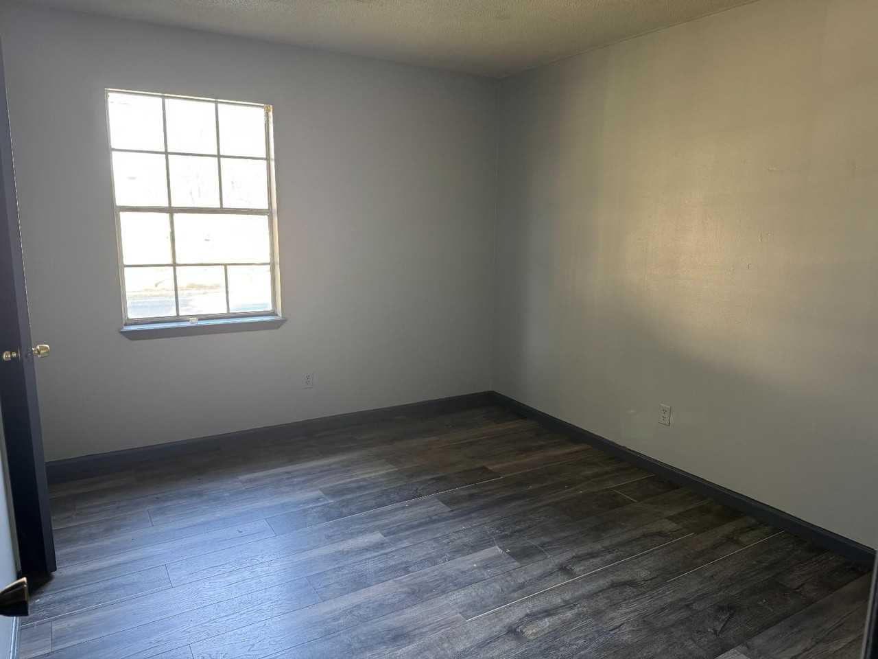 2613 12th Ave N - Photo 4 of 9