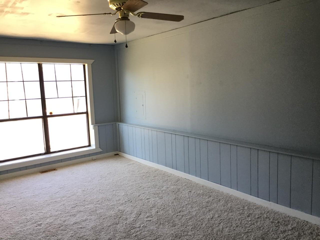 908 Redstone Ln - Photo 3 of 15