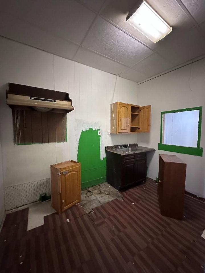 113 W Main St - Photo 5 of 9