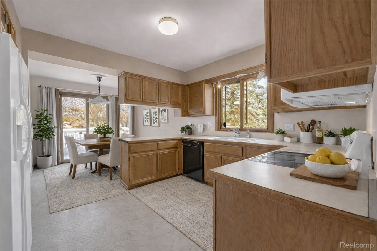 249 E Silverbell Rd #NA - Photo 3 of 12
