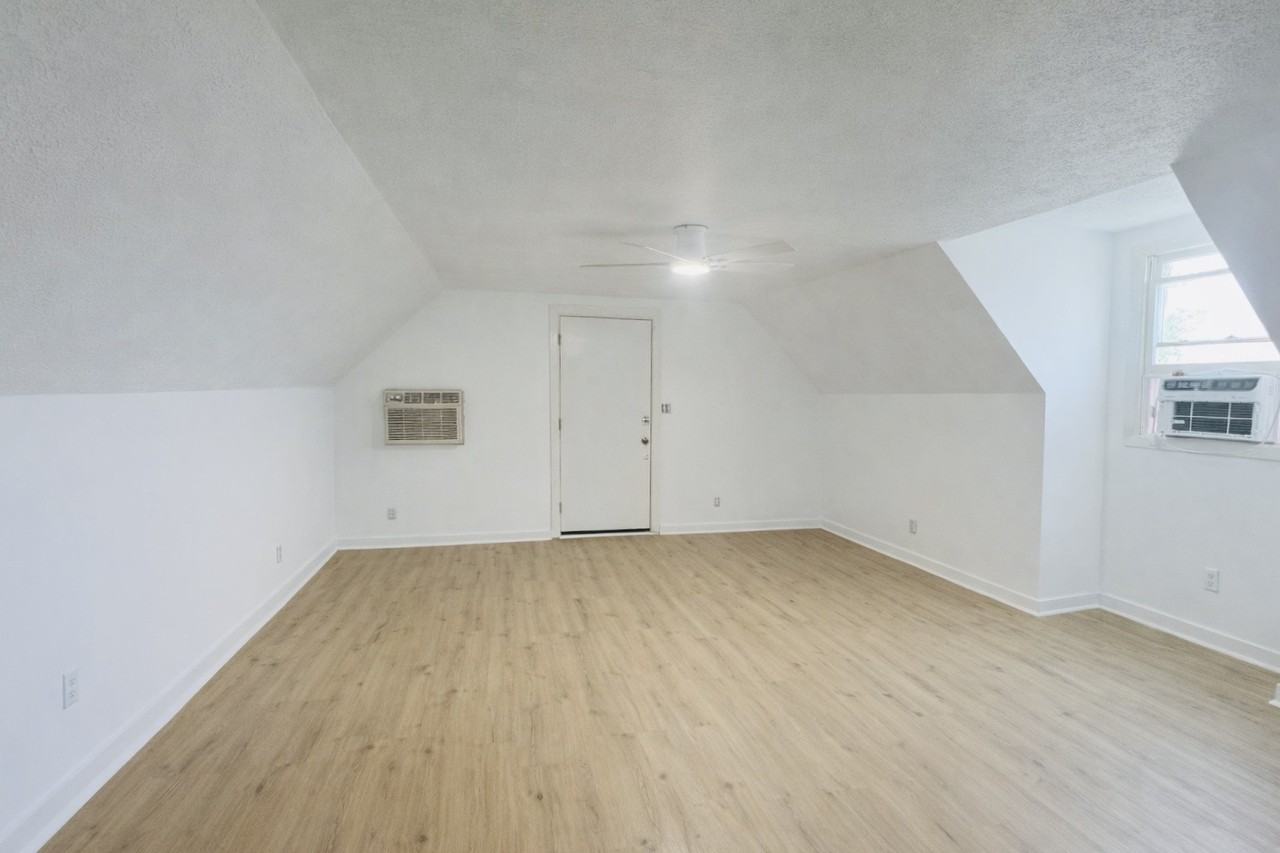 152 Deacon Rd #C - Photo 3 of 7