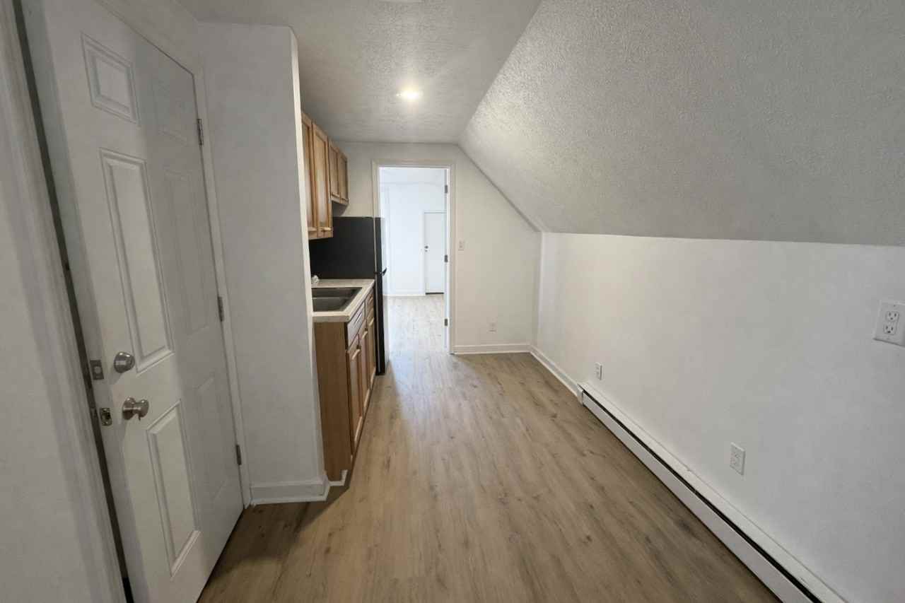 152 Deacon Rd #C - Photo 5 of 7