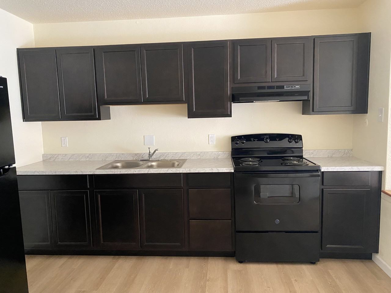 150 Willow St #D - Photo 3 of 4