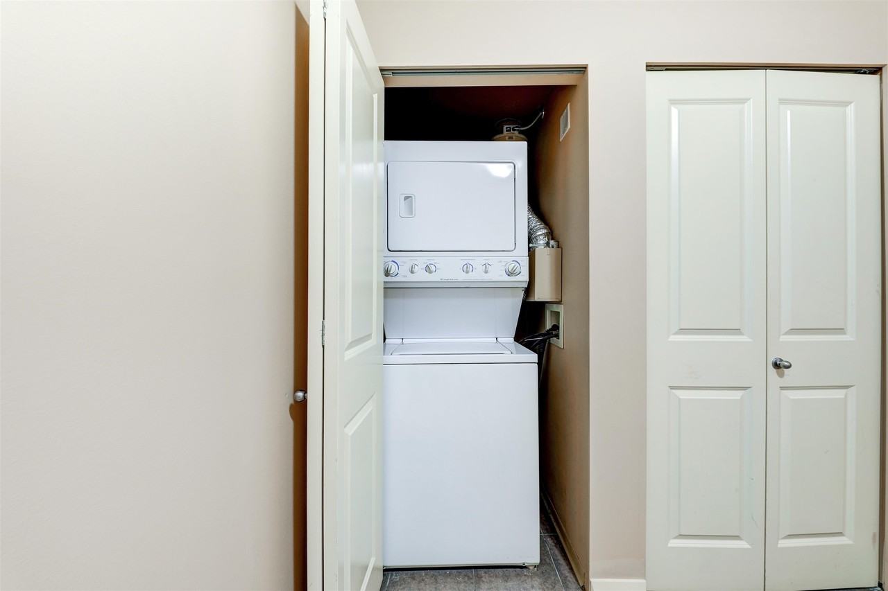 892 Carnarvon Street #28F - Photo 5 of 10