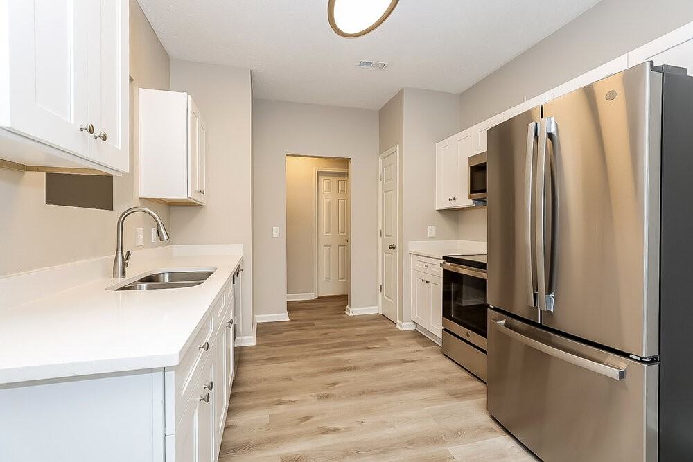 327 Lake Forest Dr - Photo 6 of 16