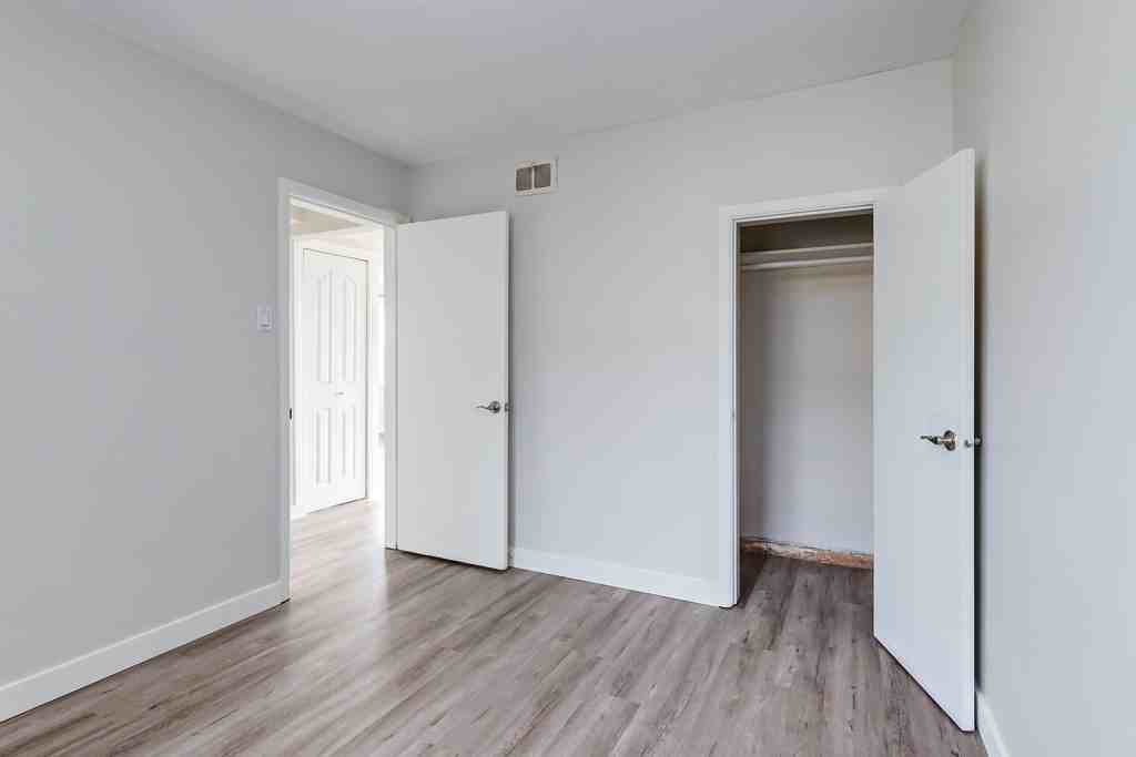 Scenic Court - Photo 7 of 9