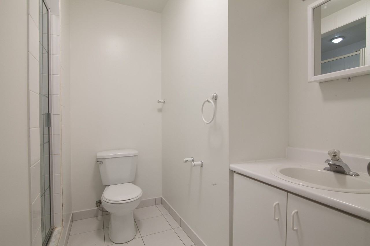 Regency - Photo 7 of 50