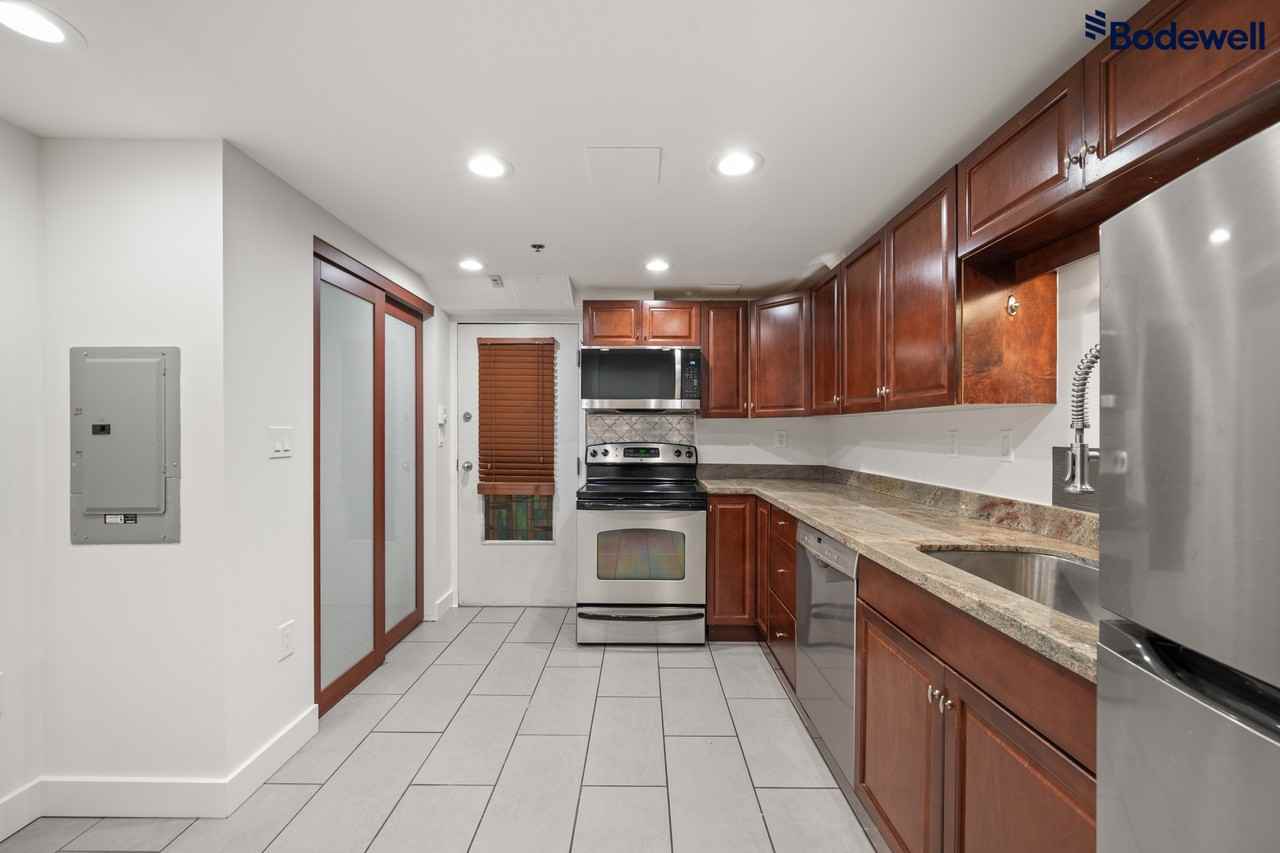 Studio 10 - Photo 5 of 15