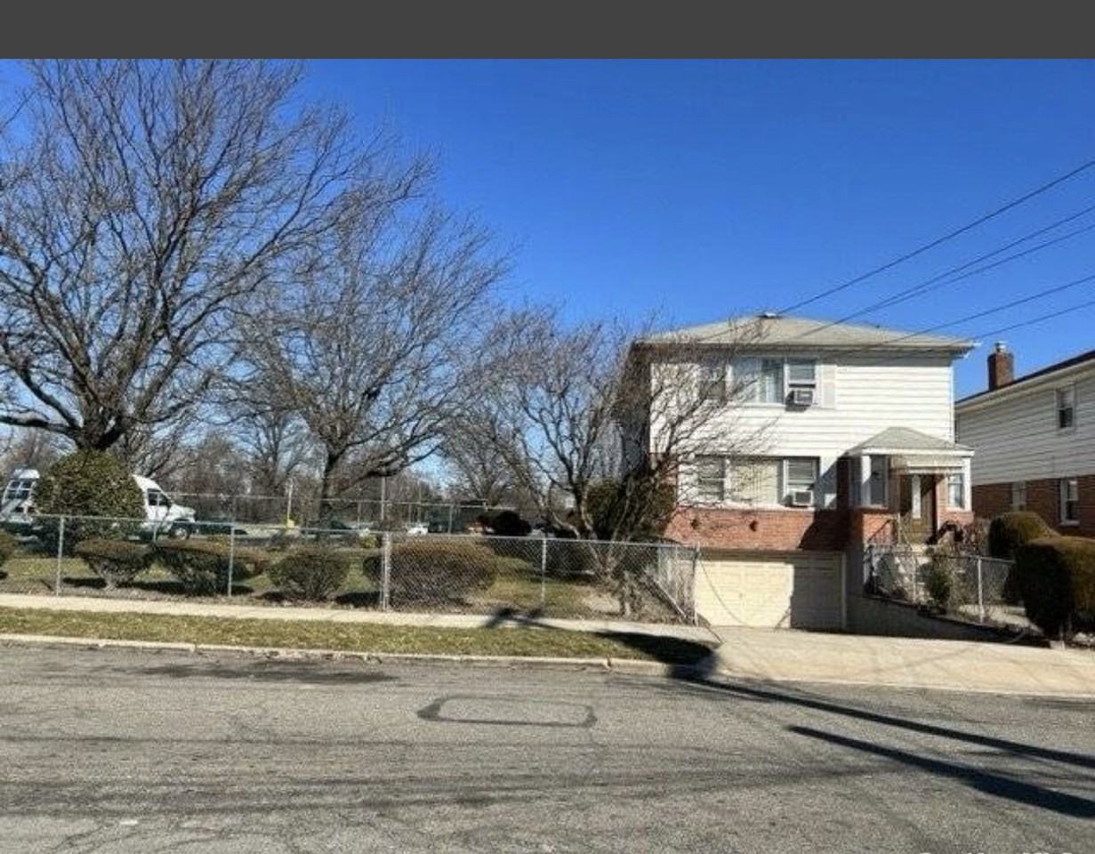 229-19 Edgewood Ave - Photo 6 of 6