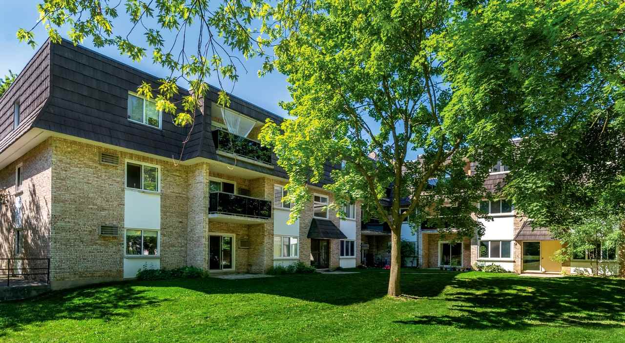 Treeview Manor - Photo 2 of 22