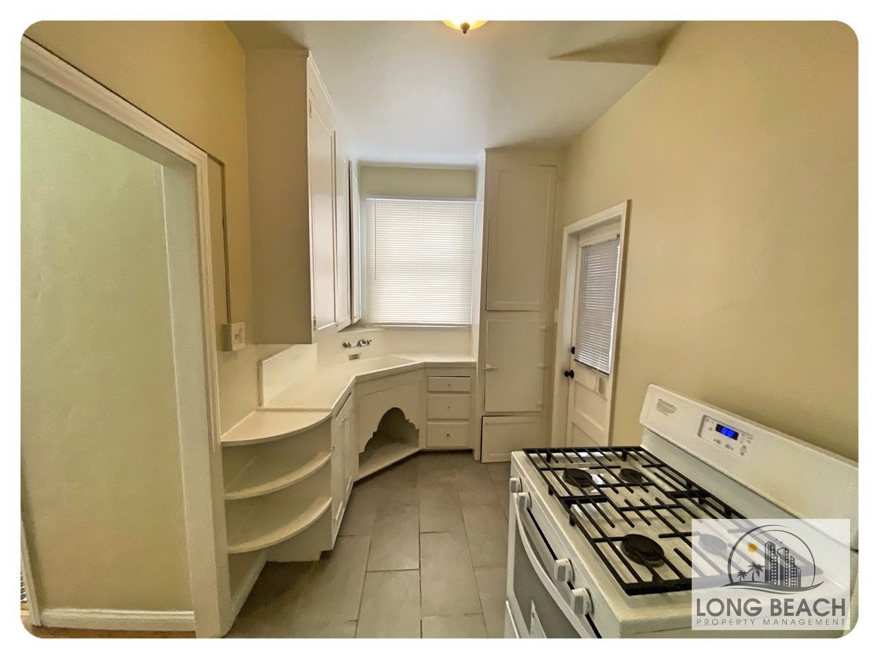 1119 East 4th Street #B - Photo 2 of 15