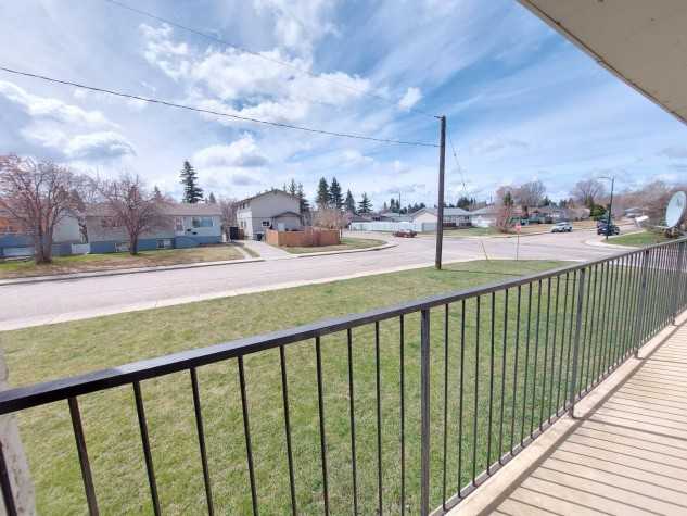 Bright 2 Bedroom Unit By Red Deer College!! - Photo 2 of 15